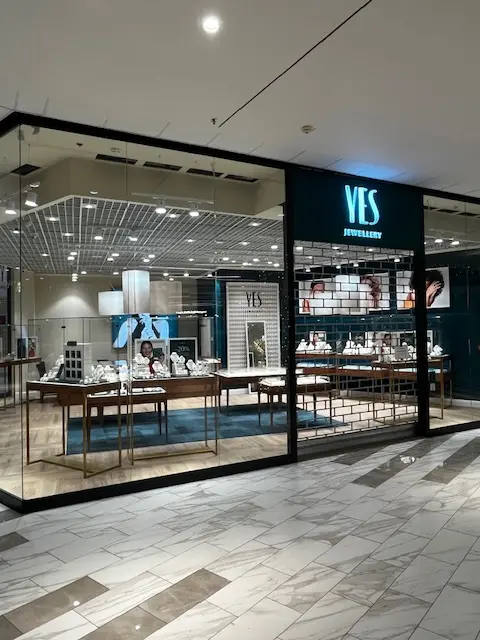 YES Klenoty – OC Central Most, Most